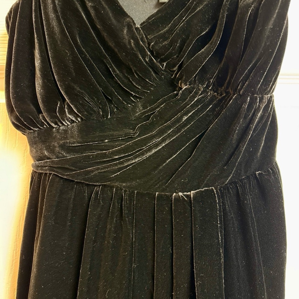 Express Black Velvet Mini Dress size 6